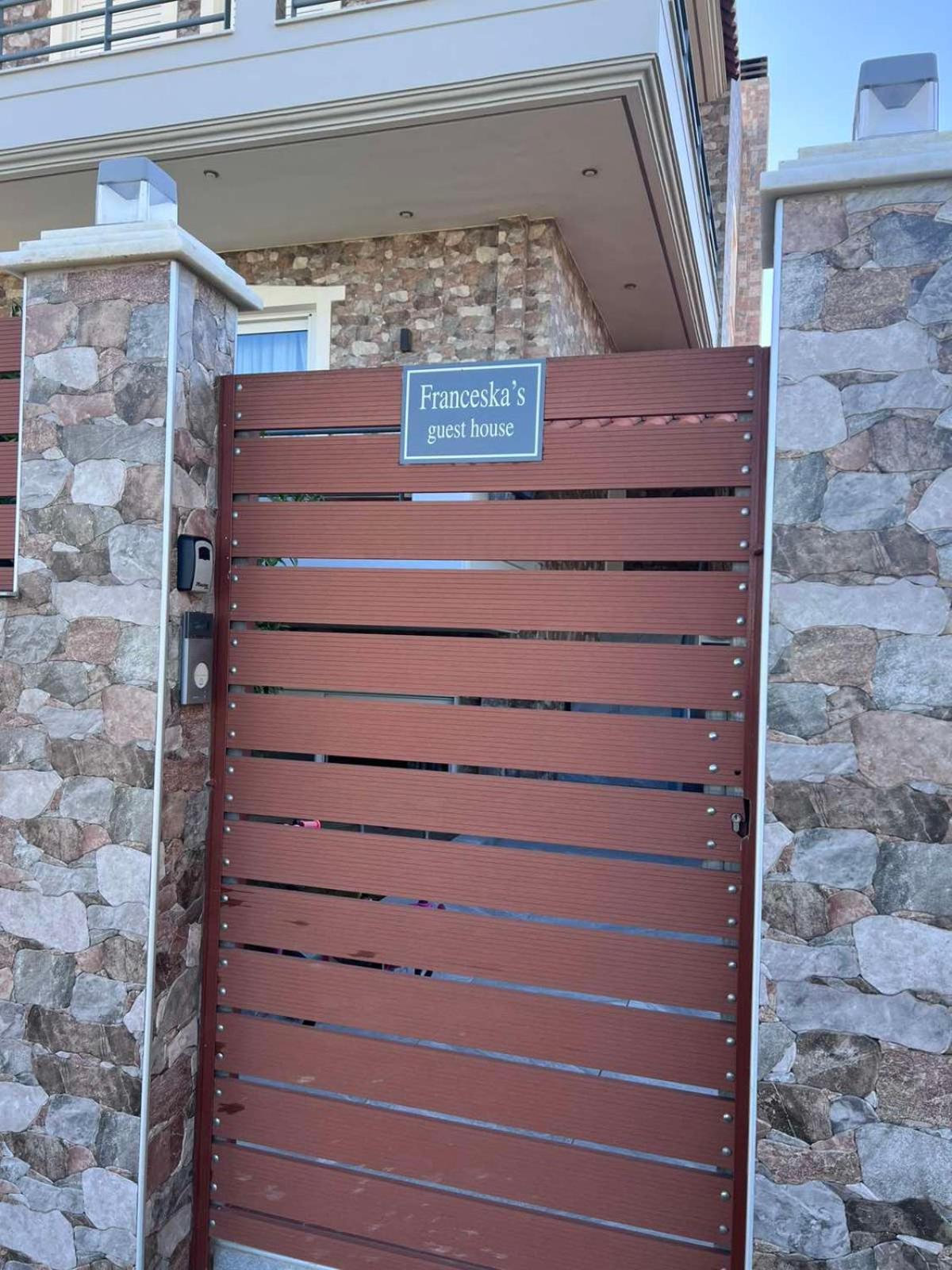 Franceska'S Guest House Artemida  Exterior foto