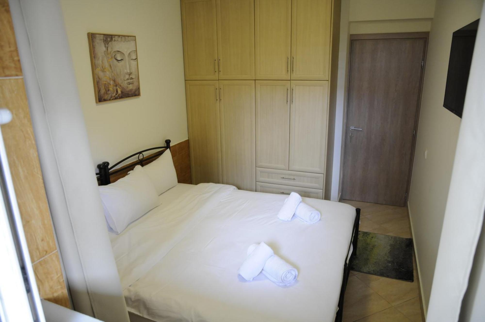 Franceska'S Guest House Artemida  Exterior foto